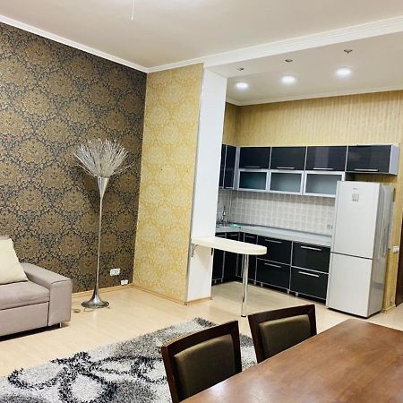 Бульвар Эркиндик74 Biskek Kültér fotó